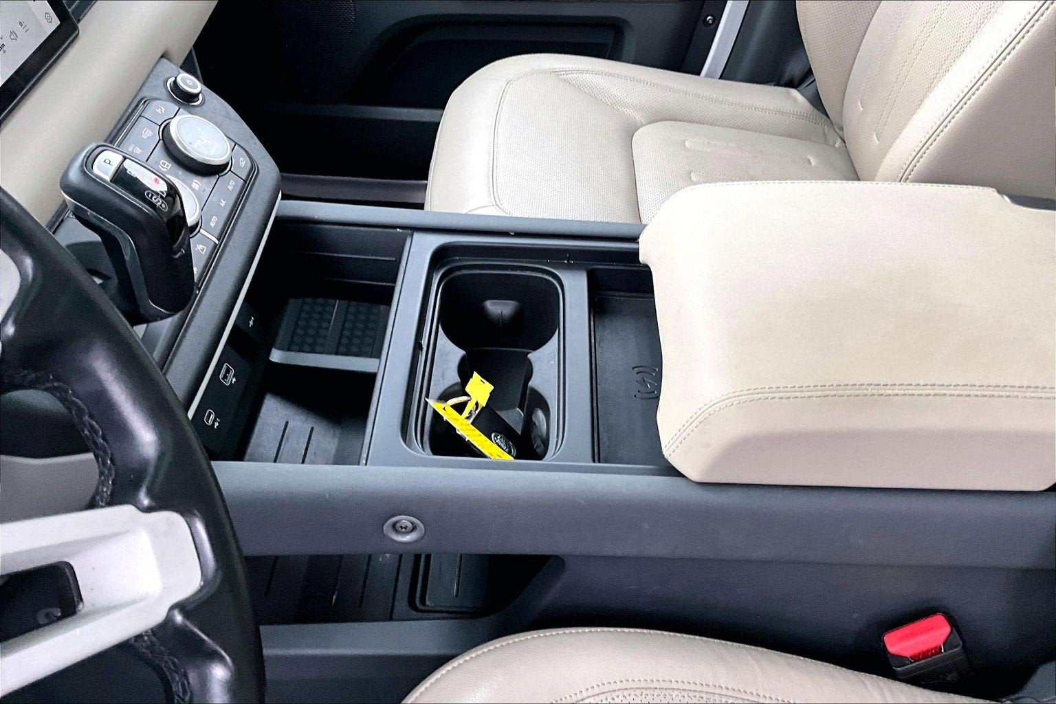 2022 Land Rover Defender SE