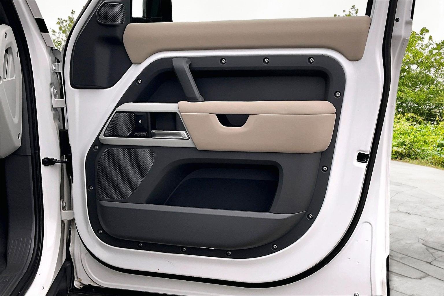 2022 Land Rover Defender SE