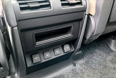 2022 Land Rover Defender SE