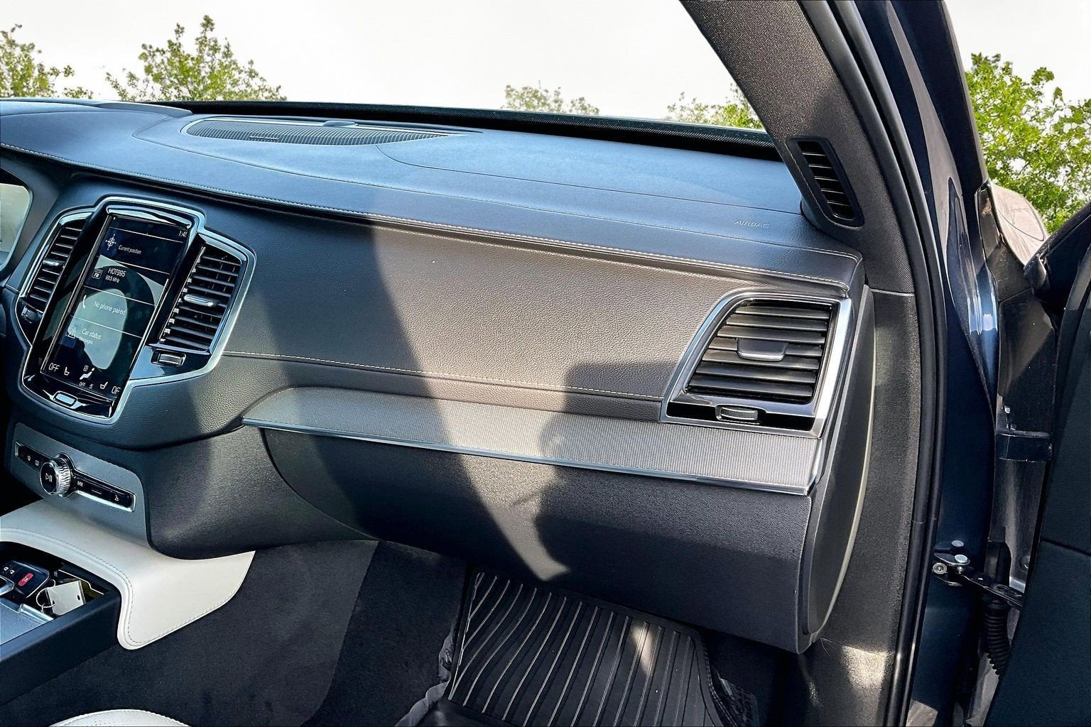 2022 Volvo XC90 Recharge Plug-In Hybrid R-Design