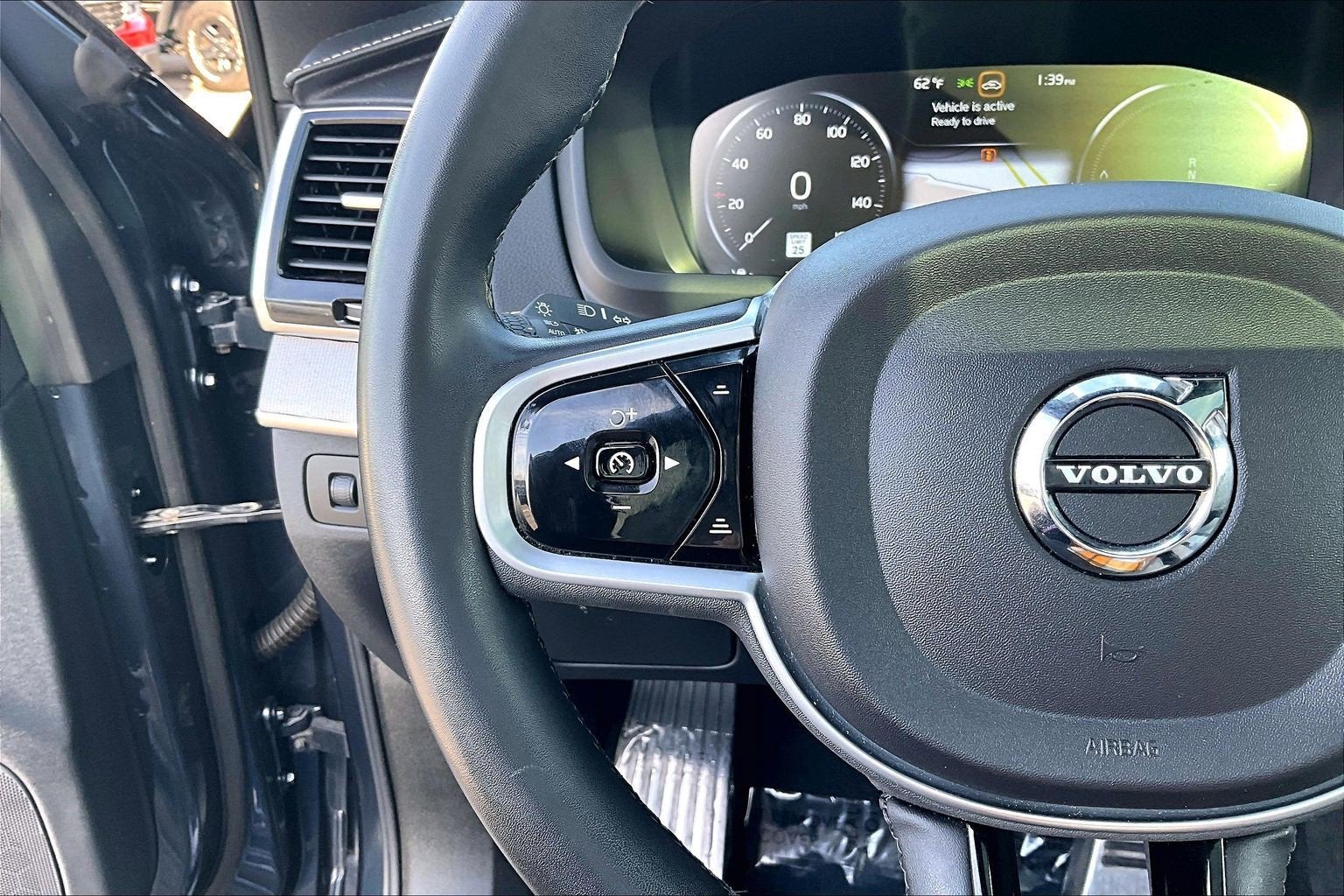 2022 Volvo XC90 Recharge Plug-In Hybrid R-Design