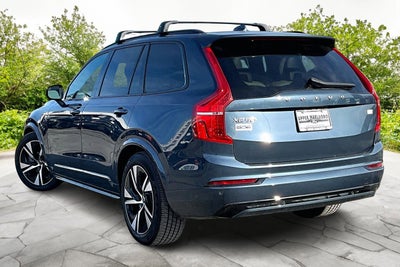 2022 Volvo XC90 Recharge Plug-In Hybrid R-Design