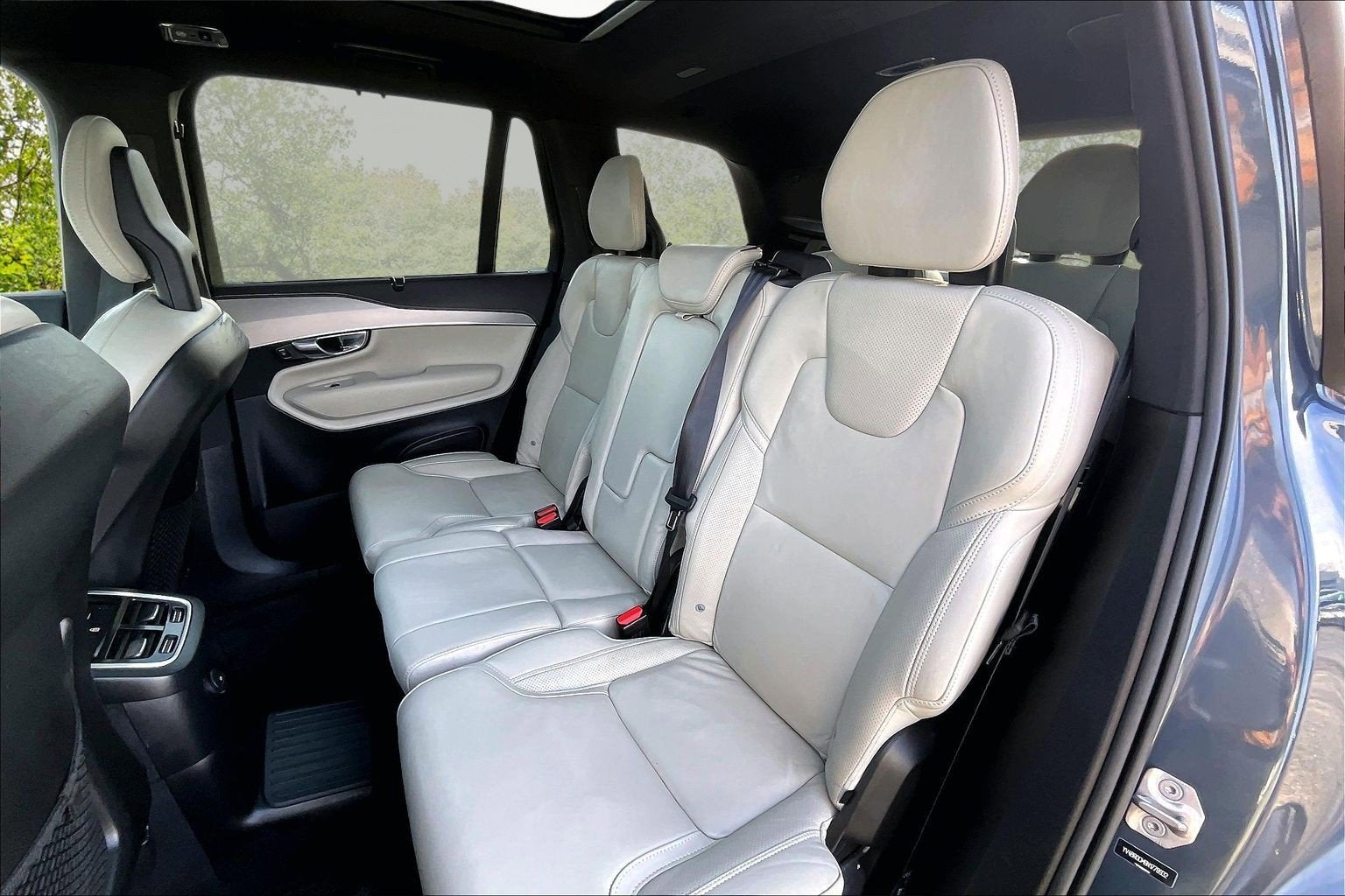 2022 Volvo XC90 Recharge Plug-In Hybrid R-Design