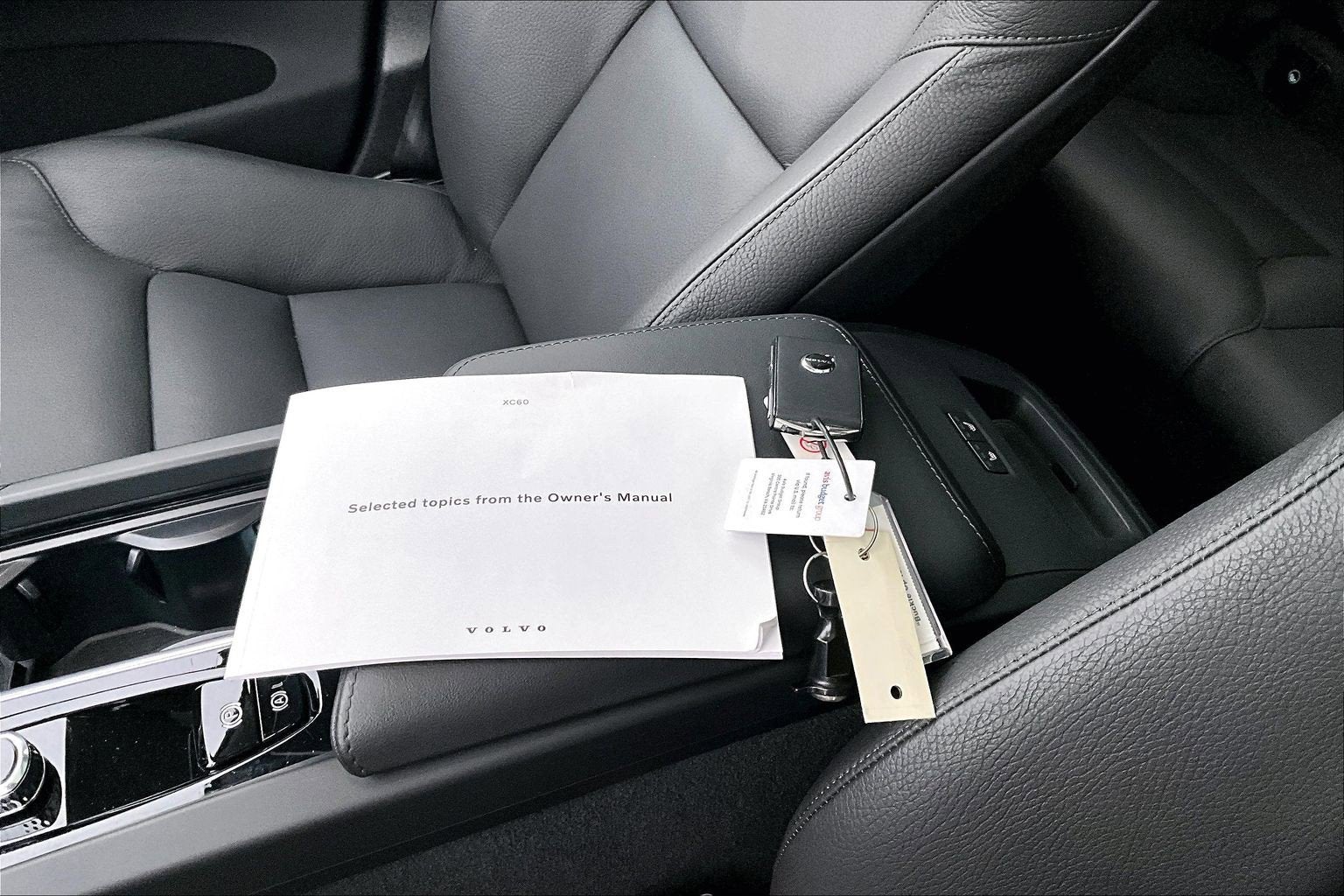 2025 Volvo XC60 Plus