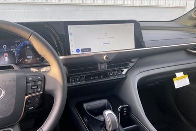 2025 Toyota Toyota Crown Signia Limited