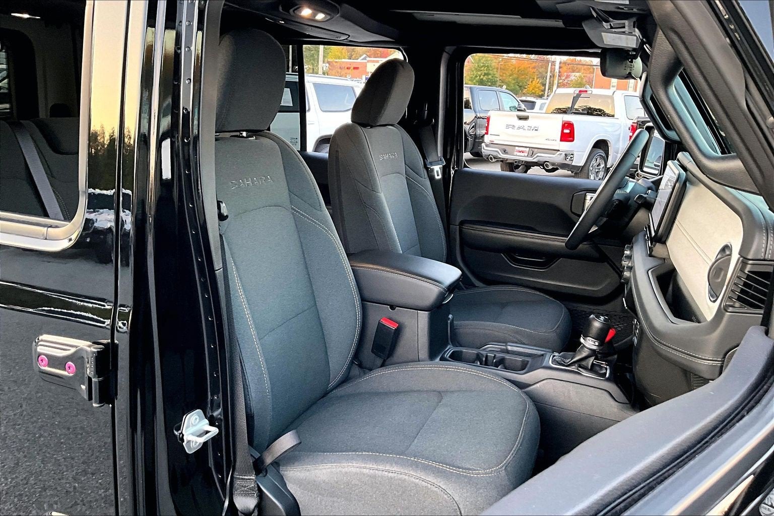 2024 Jeep Wrangler 4-Door Sahara 4x4