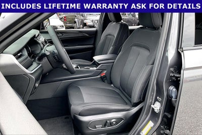 2025 Jeep Grand Cherokee Laredo X 4x4