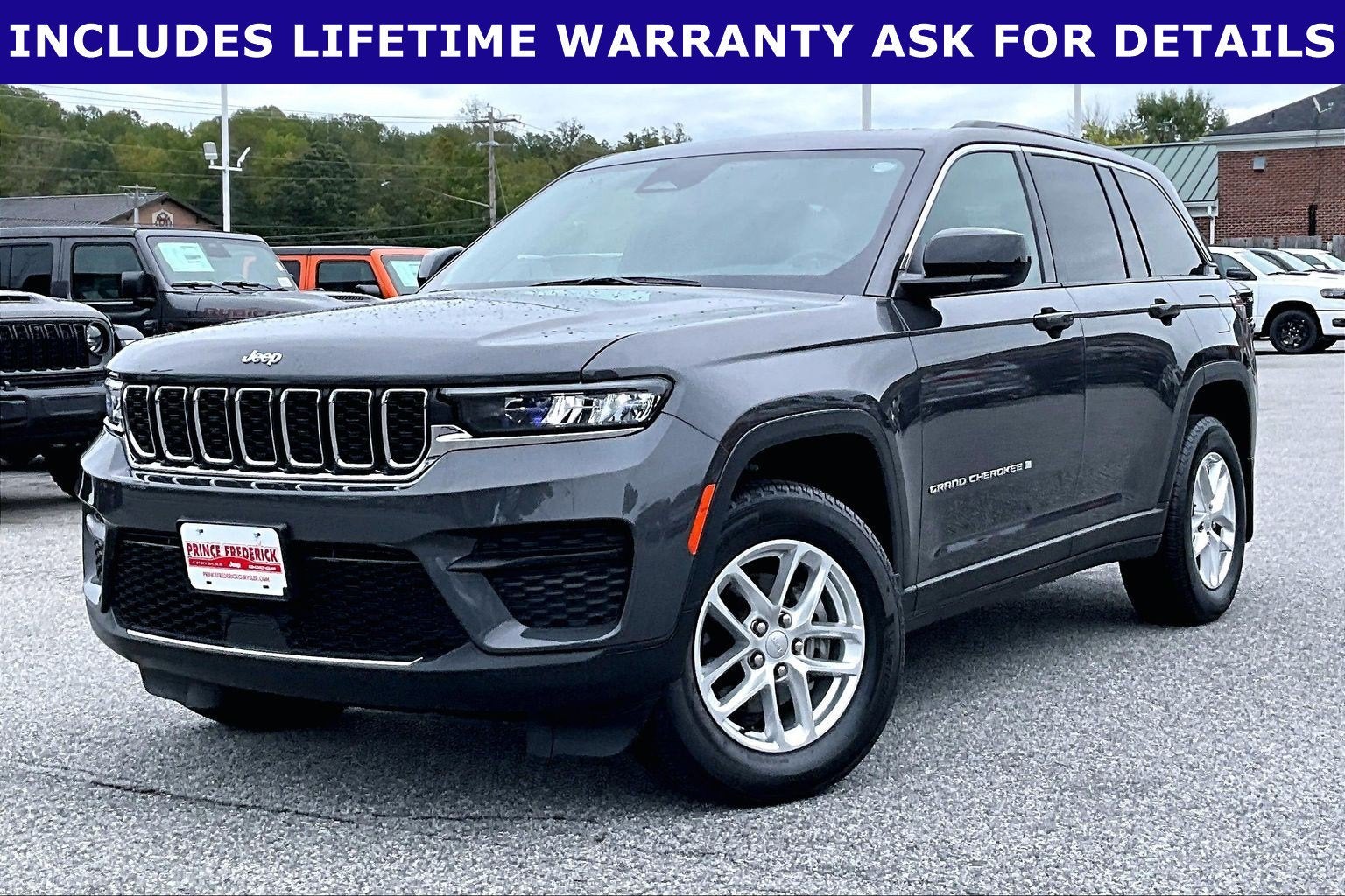 2025 Jeep Grand Cherokee Laredo X 4x4