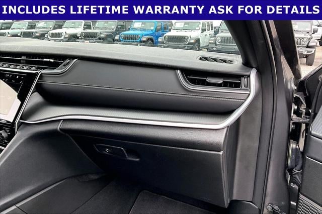 2025 Jeep Grand Cherokee Laredo X 4x4