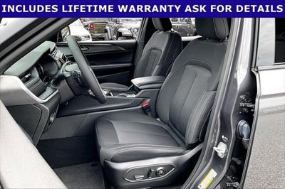 2025 Jeep Grand Cherokee Laredo X 4x4