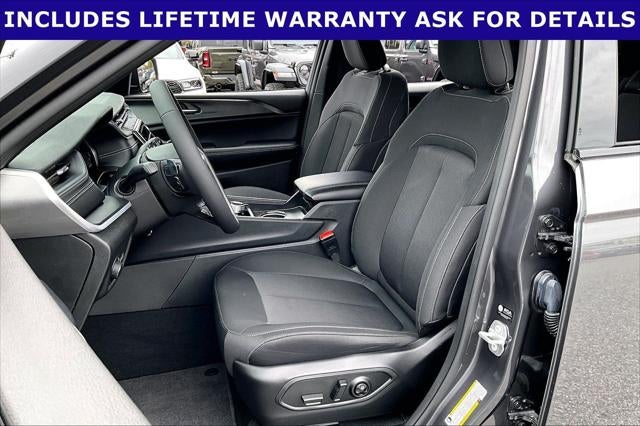 2025 Jeep Grand Cherokee Laredo X 4x4