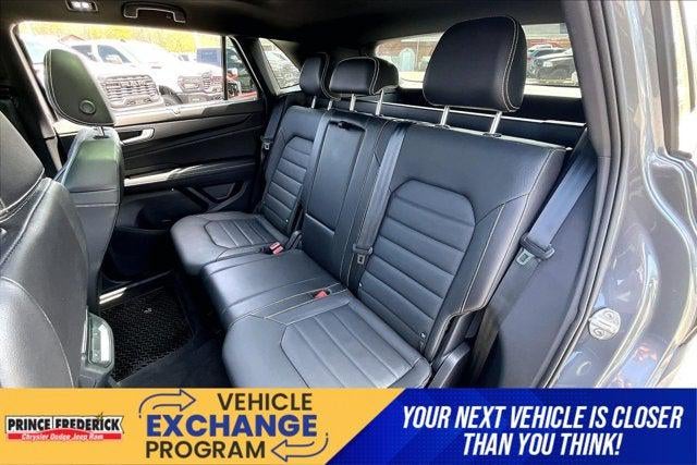 2024 Volkswagen Atlas Cross Sport 2.0T SEL R-Line