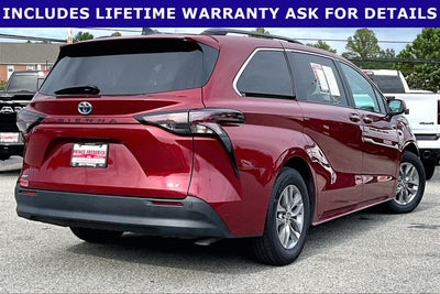 2025 Toyota Sienna XLE