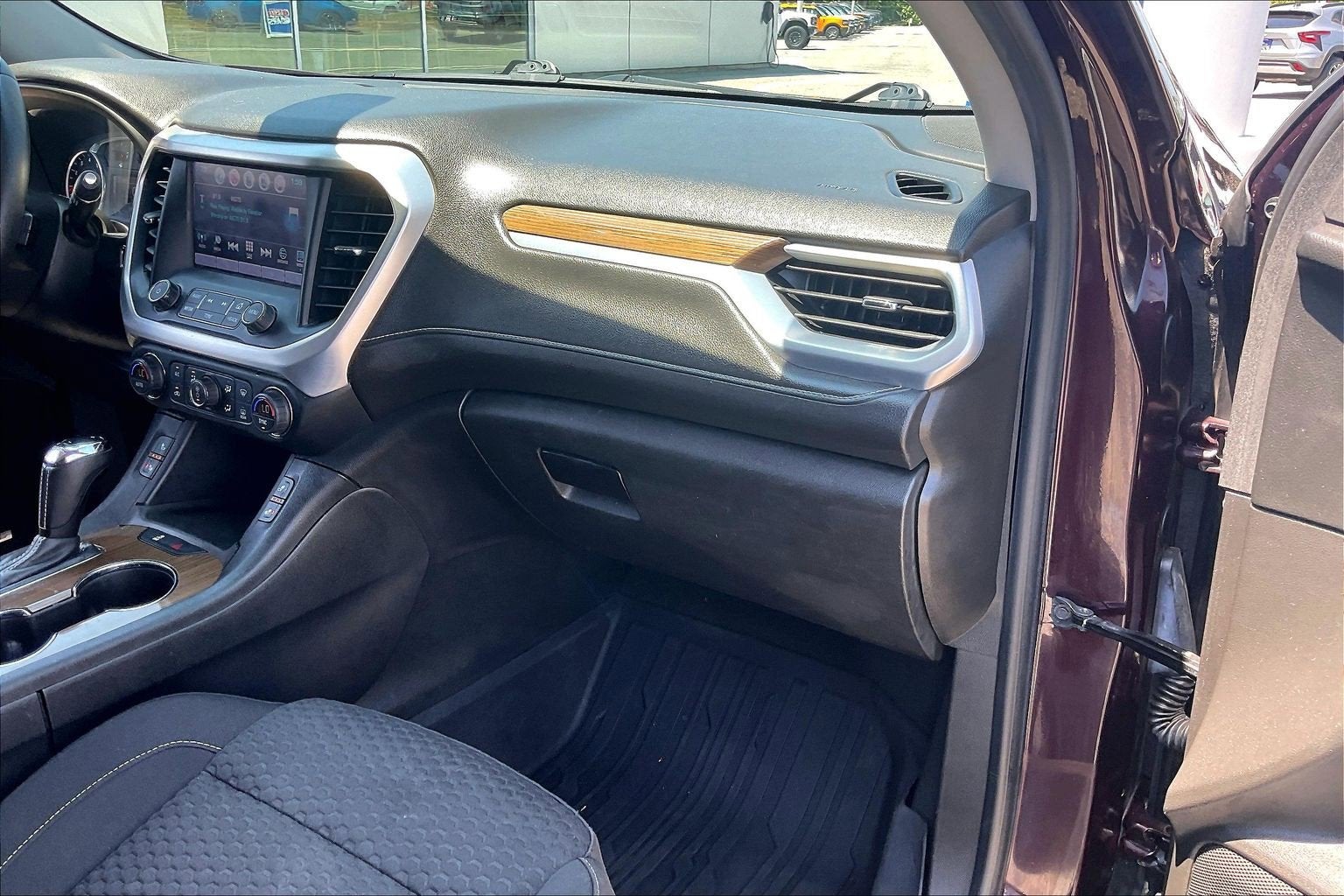 2017 GMC Acadia SLE