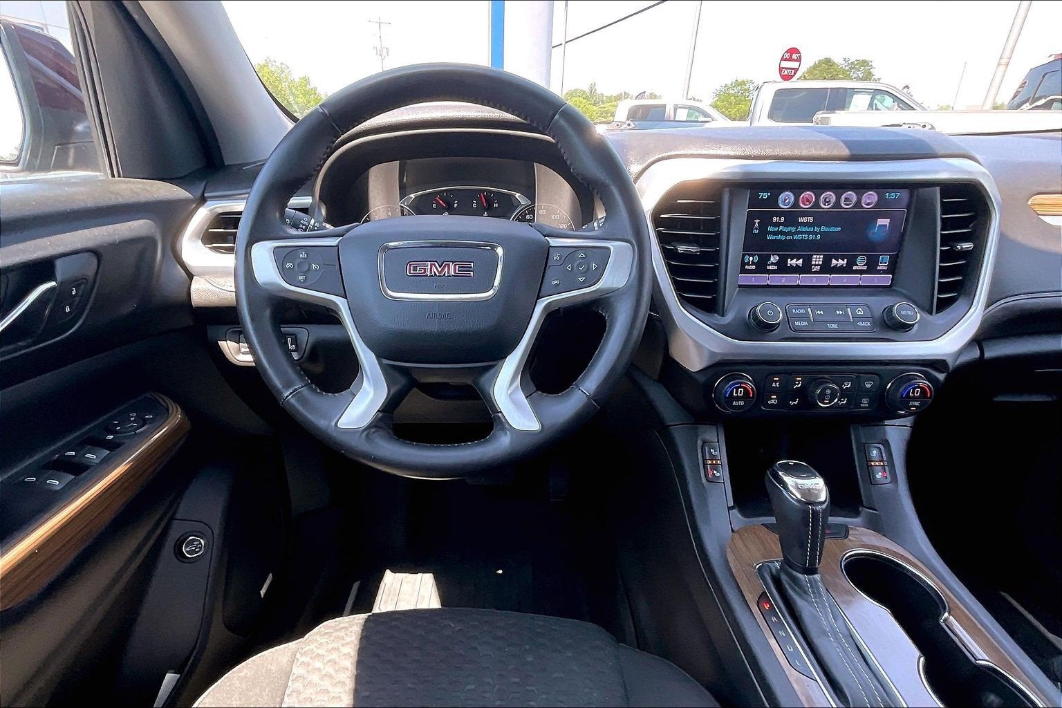 2017 GMC Acadia SLE