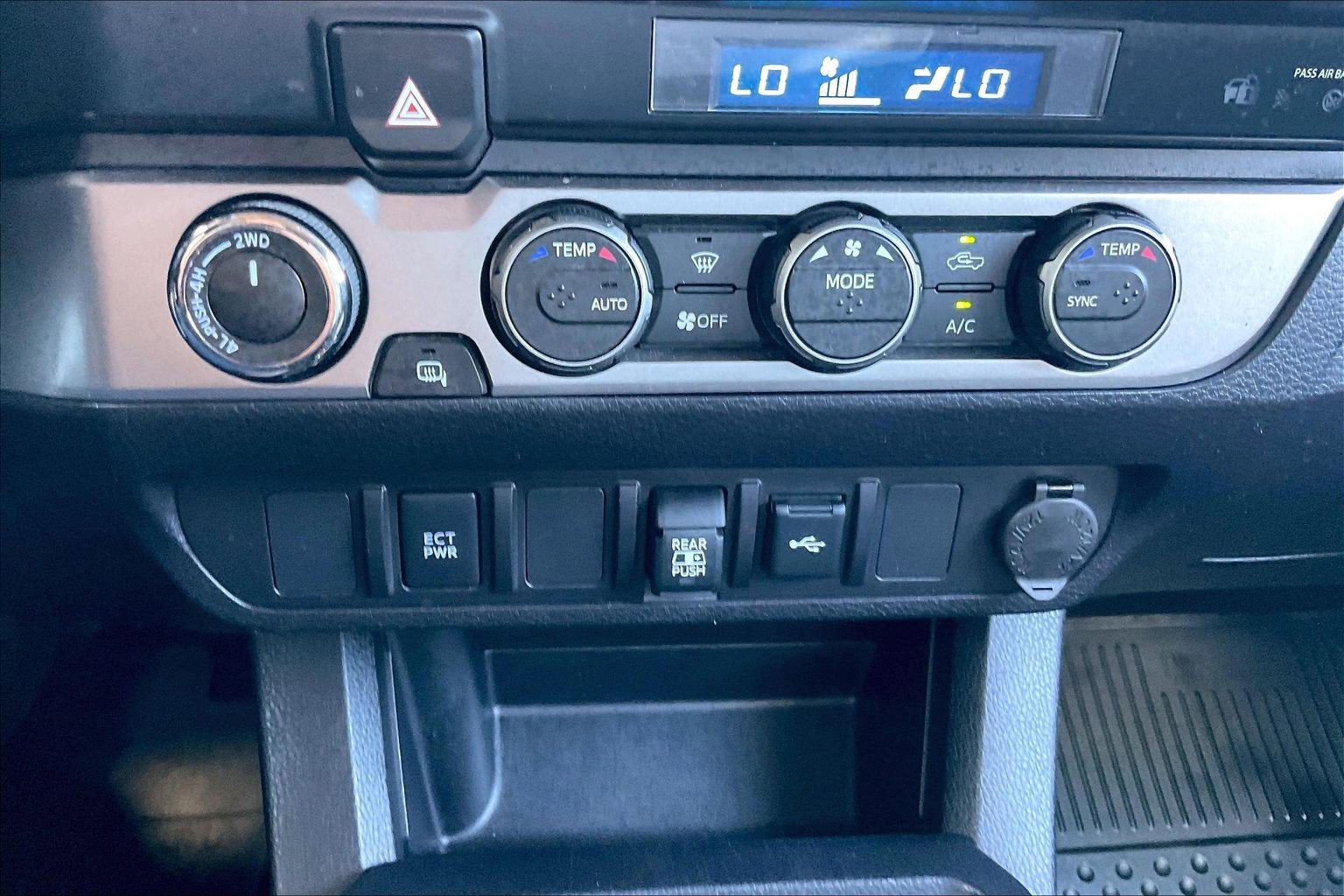 2022 Toyota Tacoma 4WD SR5