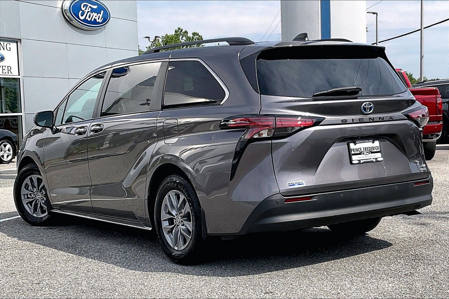 2021 Toyota Sienna XLE