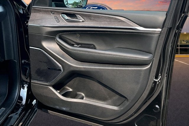 2025 Jeep Grand Cherokee 4xe Overland