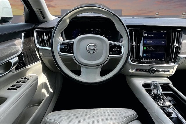 2023 Volvo V90 Cross Country Ultimate
