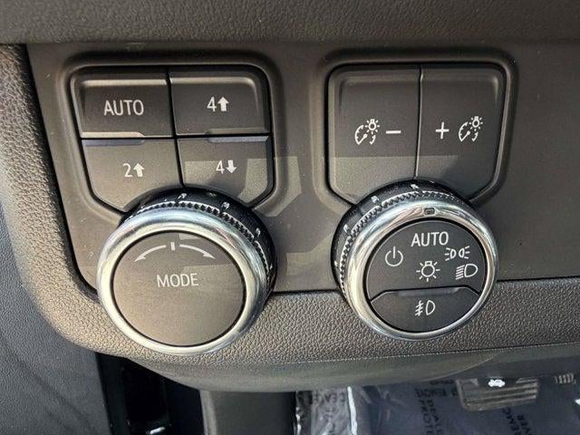 2025 GMC Yukon XL 4WD AT4