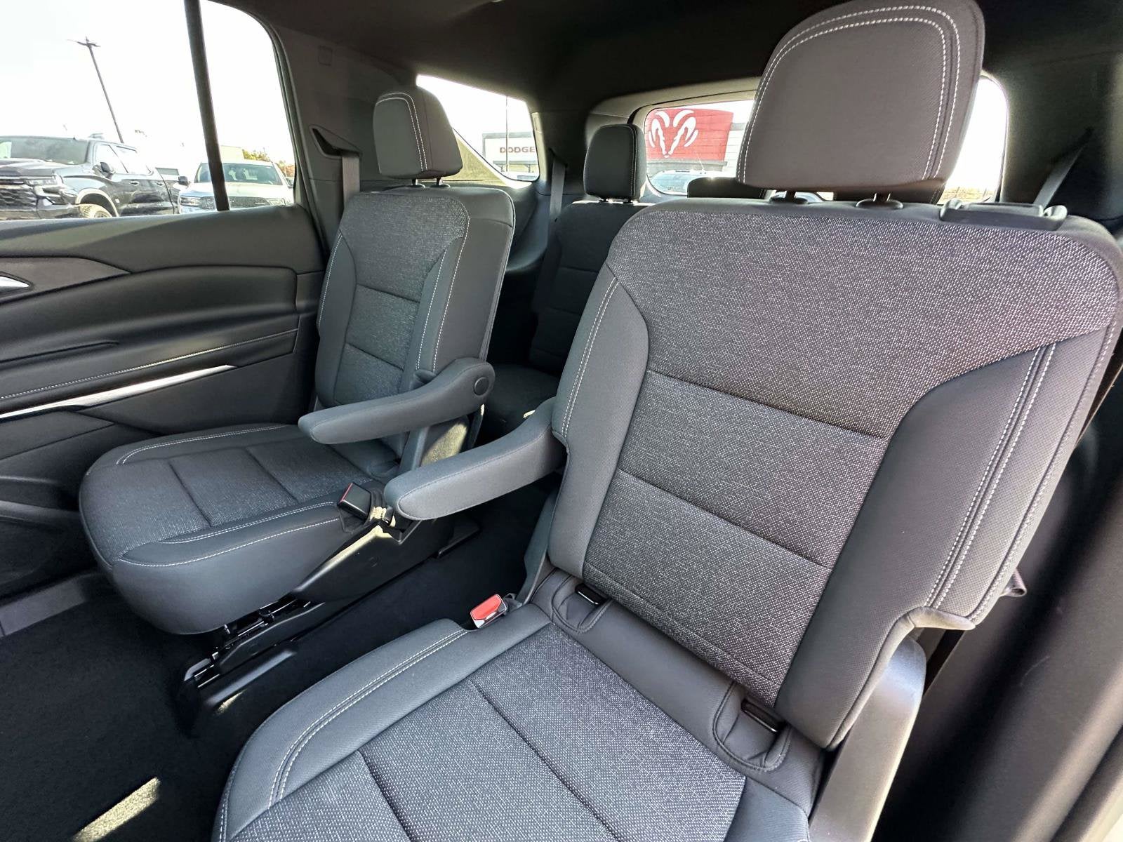 2025 Chevrolet Traverse AWD LT