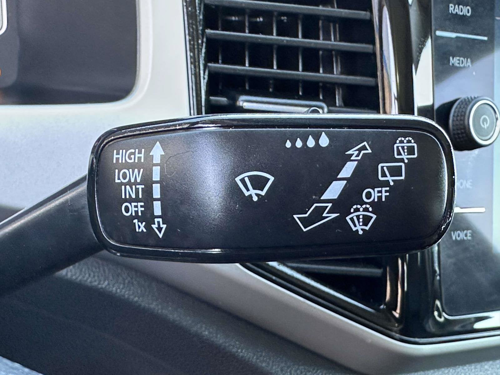 2023 Volkswagen Atlas 2.0T SEL