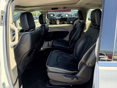 2023 Chrysler Pacifica Hybrid Limited