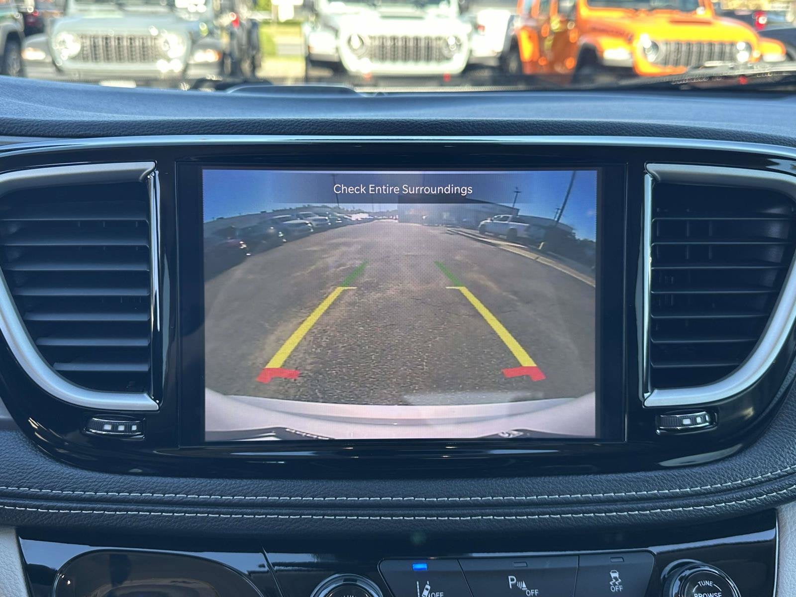 2024 Chrysler Pacifica Hybrid Select