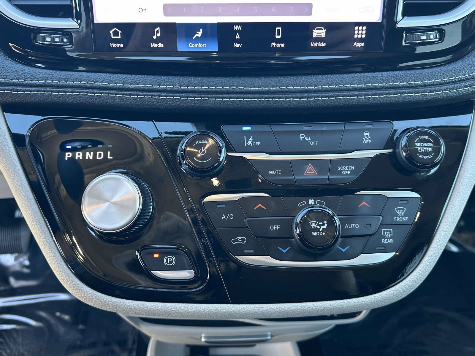 2024 Chrysler Pacifica Hybrid Select