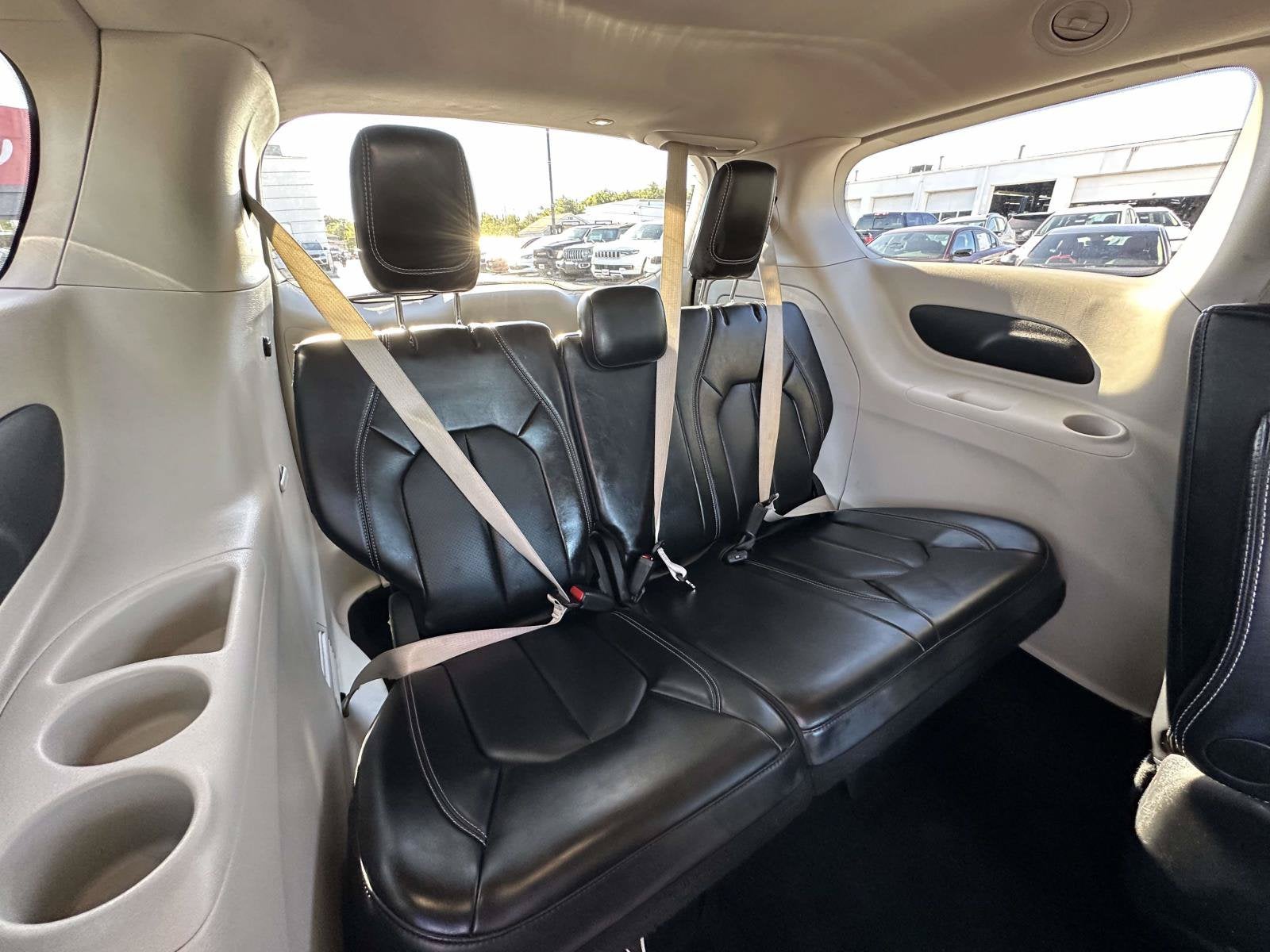 2024 Chrysler Pacifica Hybrid Select