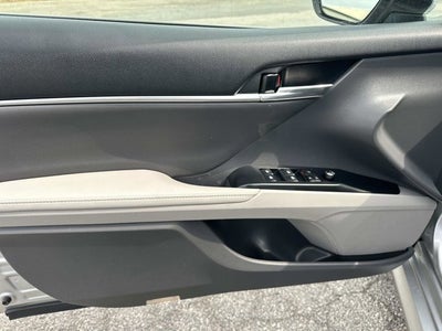 2020 Toyota Camry Hybrid XLE