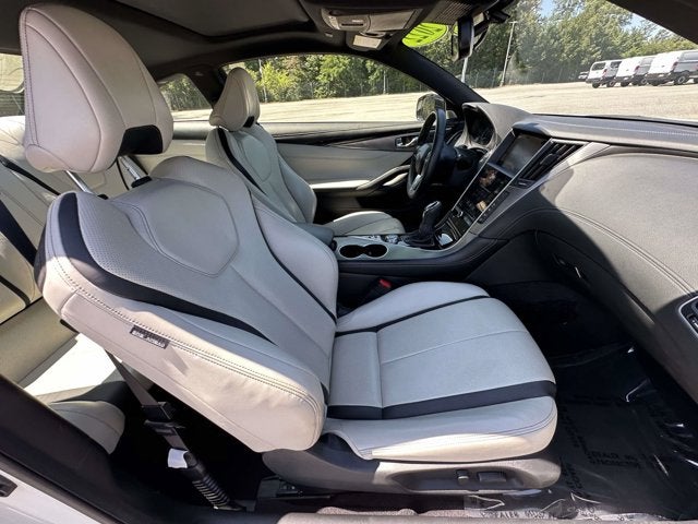 2022 INFINITI Q60 LUXE