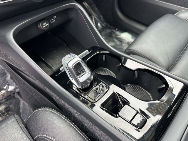 2023 Volvo XC40 Ultimate Bright Theme