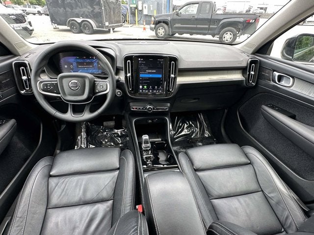 2023 Volvo XC40 Ultimate Bright Theme