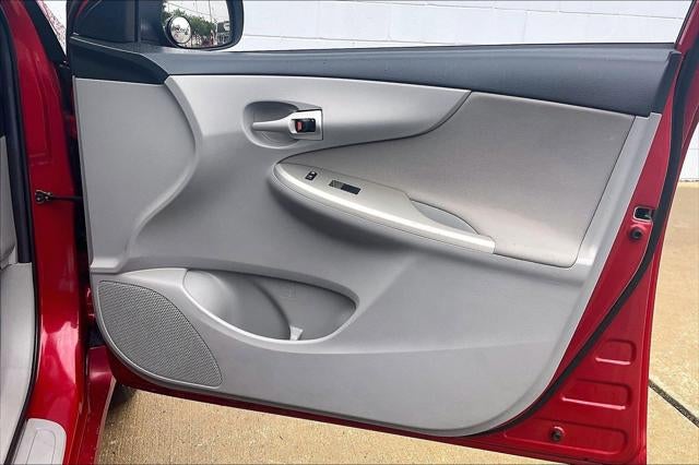 2013 Toyota COROLLA LE