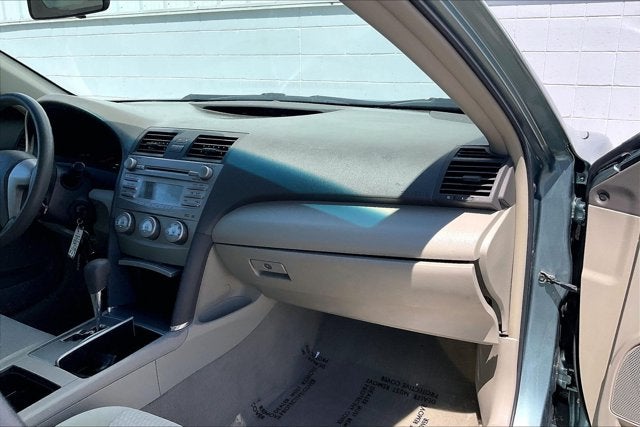 2011 Toyota CAMRY LE