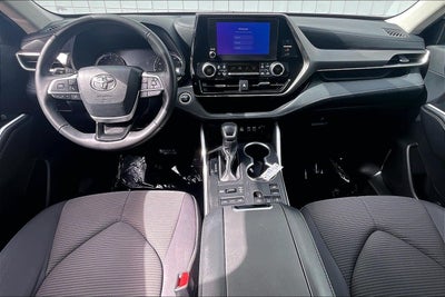 2024 Toyota Highlander LE