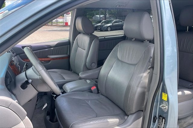 2010 Toyota SIENNA XLE