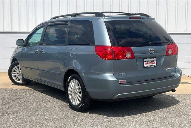 2010 Toyota SIENNA XLE