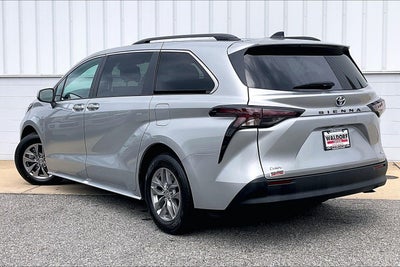 2025 Toyota Sienna XLE