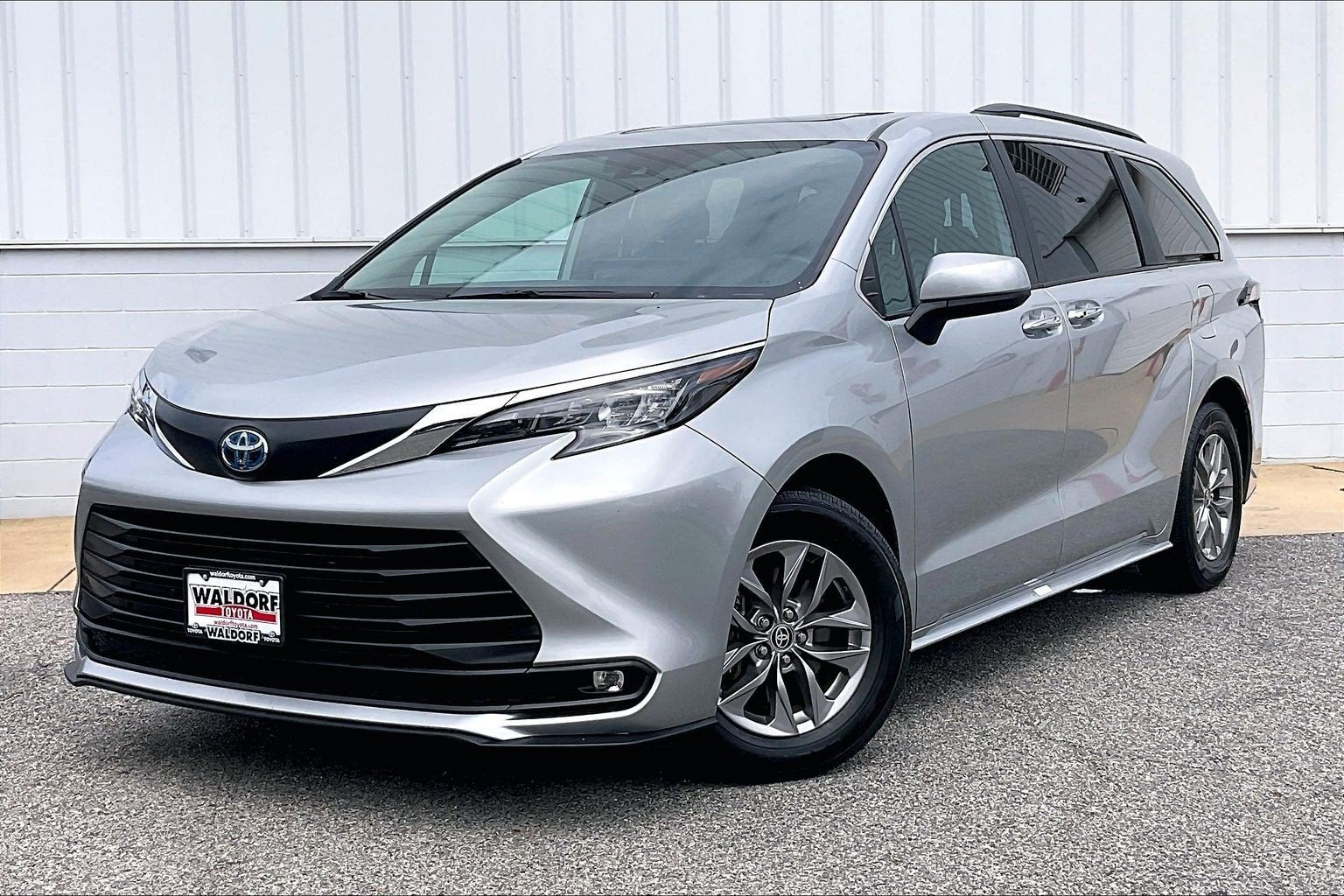 2025 Toyota Sienna XLE