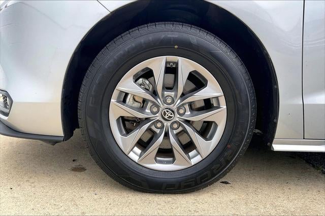2025 Toyota Sienna XLE