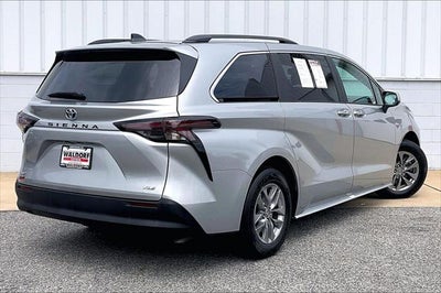 2025 Toyota Sienna XLE