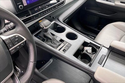 2025 Toyota Sienna XLE