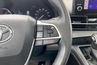 2025 Toyota Sienna XLE
