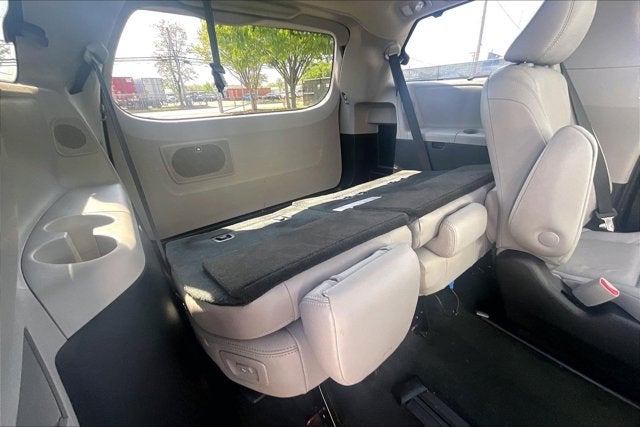 2019 Toyota Sienna Base