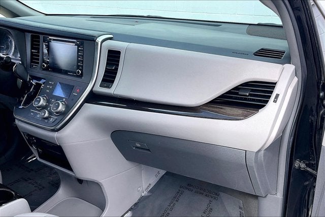 2019 Toyota Sienna Base