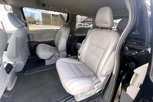 2019 Toyota Sienna Base