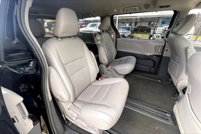 2019 Toyota Sienna Base