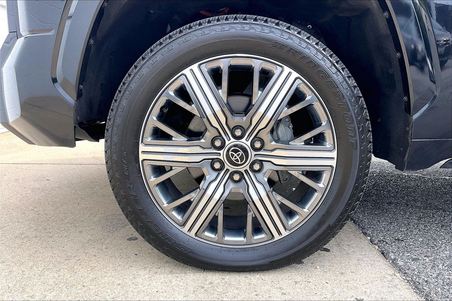 2024 Toyota Tundra i-FORCE MAX Capstone Hybrid